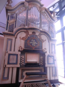 CIMG1246 HALLE-Mauer organ at HandelHaus